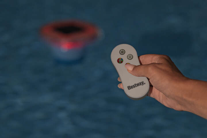 Bestway Dosierschwimmer SolarGlow mit LED-Licht